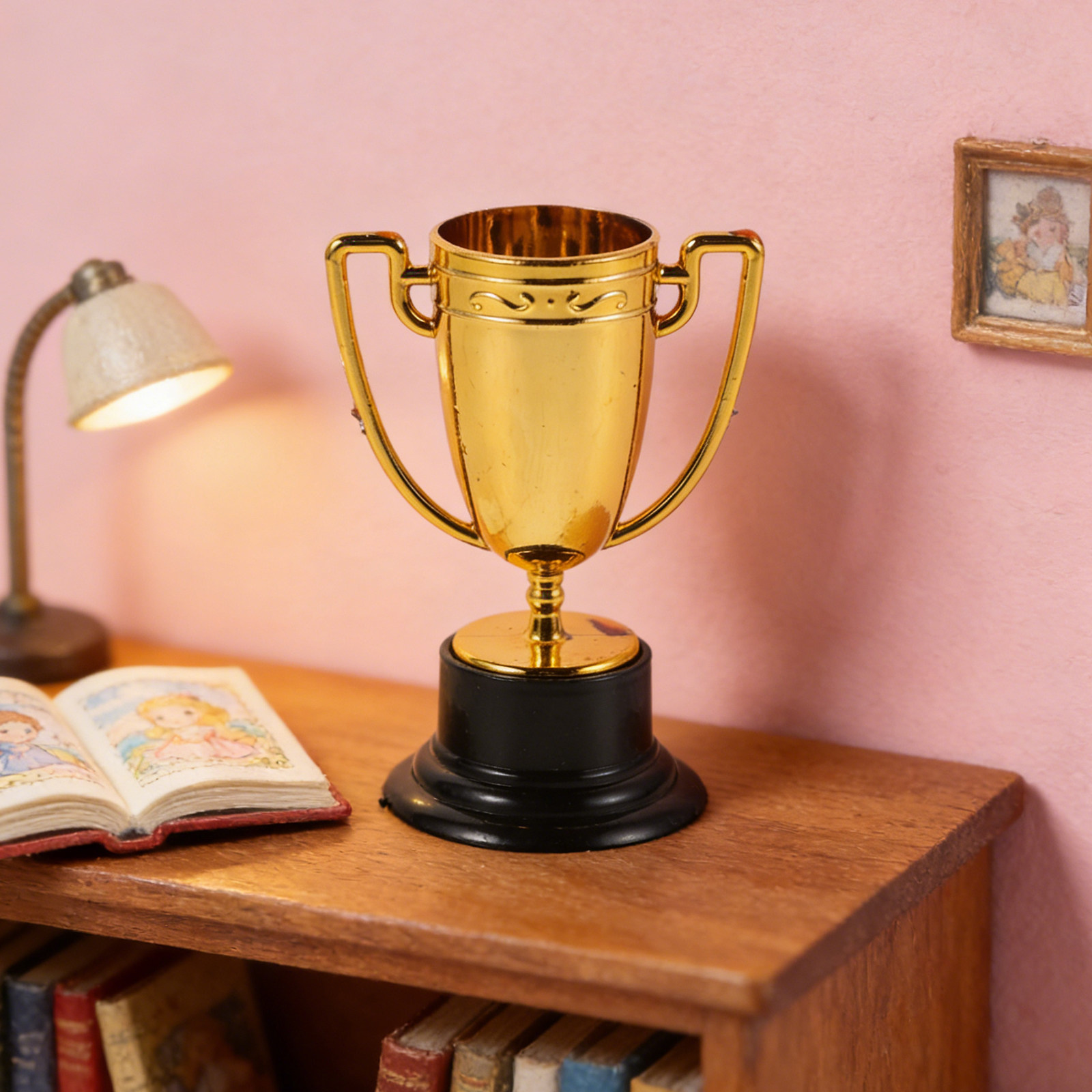 Mini Gold Dollhouse Trophy 3.2 - Party Games Competition recension och pris